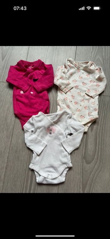 Lot de 3 bodies taille naissance