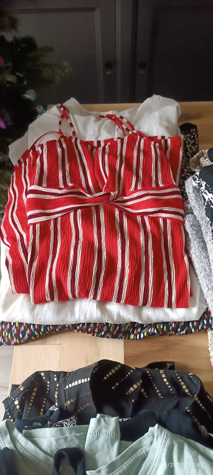 Lots de 30 vêtements (0,60€ par pièces) - photo numéro 2