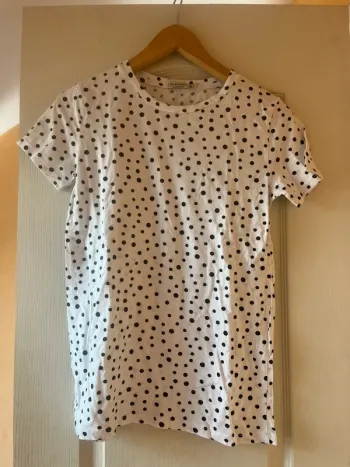top blanc a pois noir stradivarius