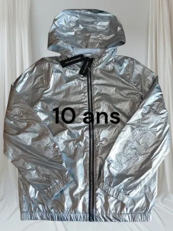Veste coupe vent enfant T.10 ans neuve avec étiquette