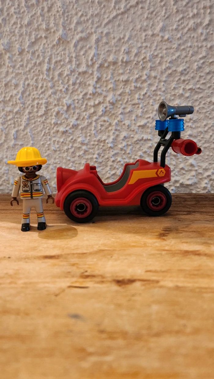 Voiture playmobil pompier avec son personnage
