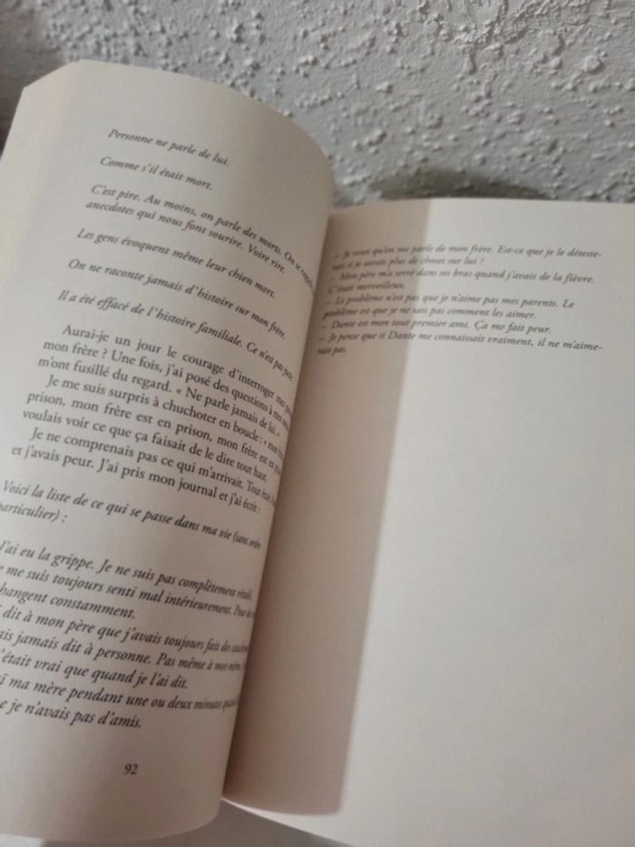 Livre "Aristote et Dante découvrent les secrets de l'univers" de Benjamin Alire Saenz - photo numéro 6