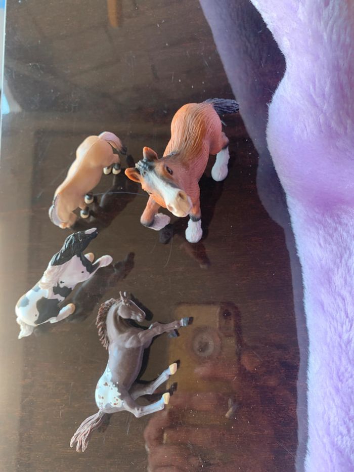 4 figurines chevaux collection panini et shire - photo numéro 3