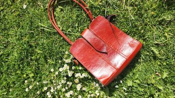 Petit sac a main adorable en feuille de cuir