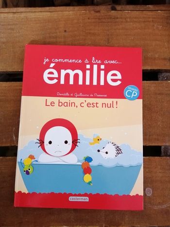 Je commence à lire avec Émilie, le bain c'est nul !