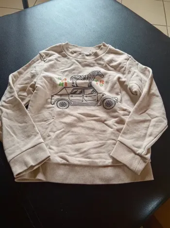Pull 8 ans 1€ 🌱