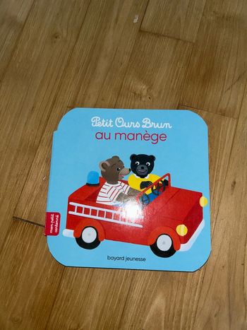 Livre petit ours brun neuf