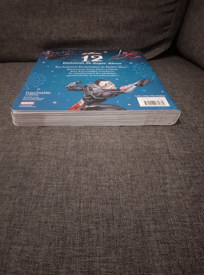 Livre enfant - 12 Histoires de super héros - Marvel Avengers Spiderman - photo numéro 3