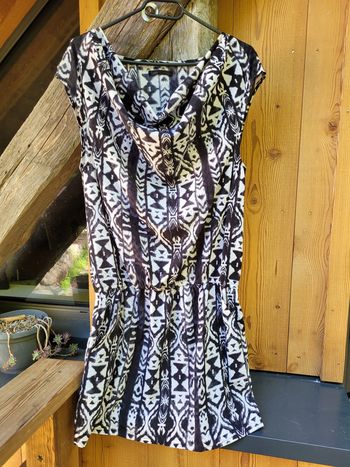 Magnifique robe les petites bombes, blanche et noire, motifs géométriques, taille 38/40