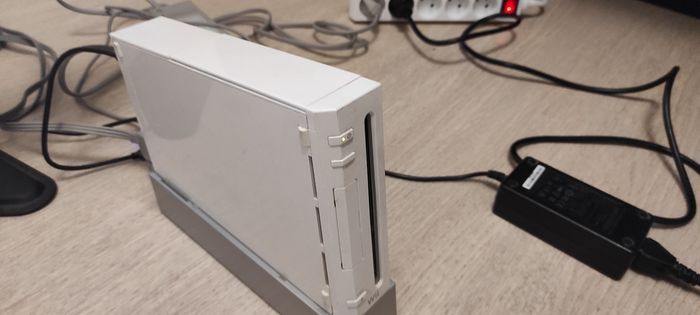 Nintendo Wii complète avec disque dur - photo numéro 3