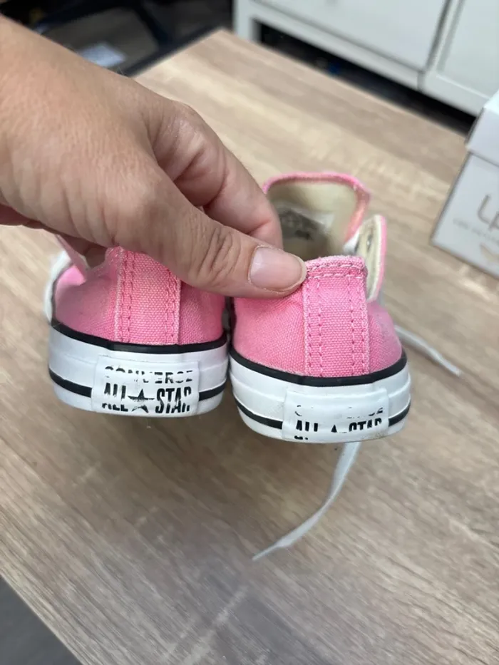 Converses roses fille taille 33 - photo numéro 3