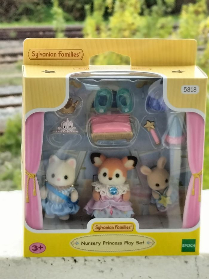 Sylvanian famille le théâtre de la crèche