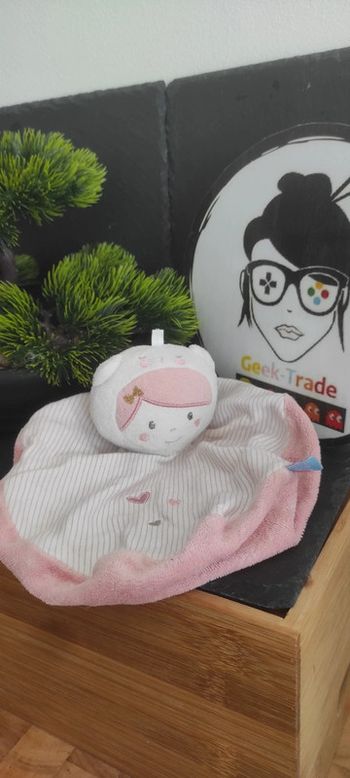doudou rond fille sucre d'orge rose coeur rayé rayure noeud blanc doré Oreilles