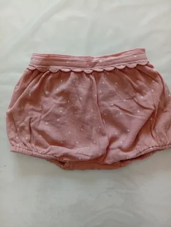 Short fille