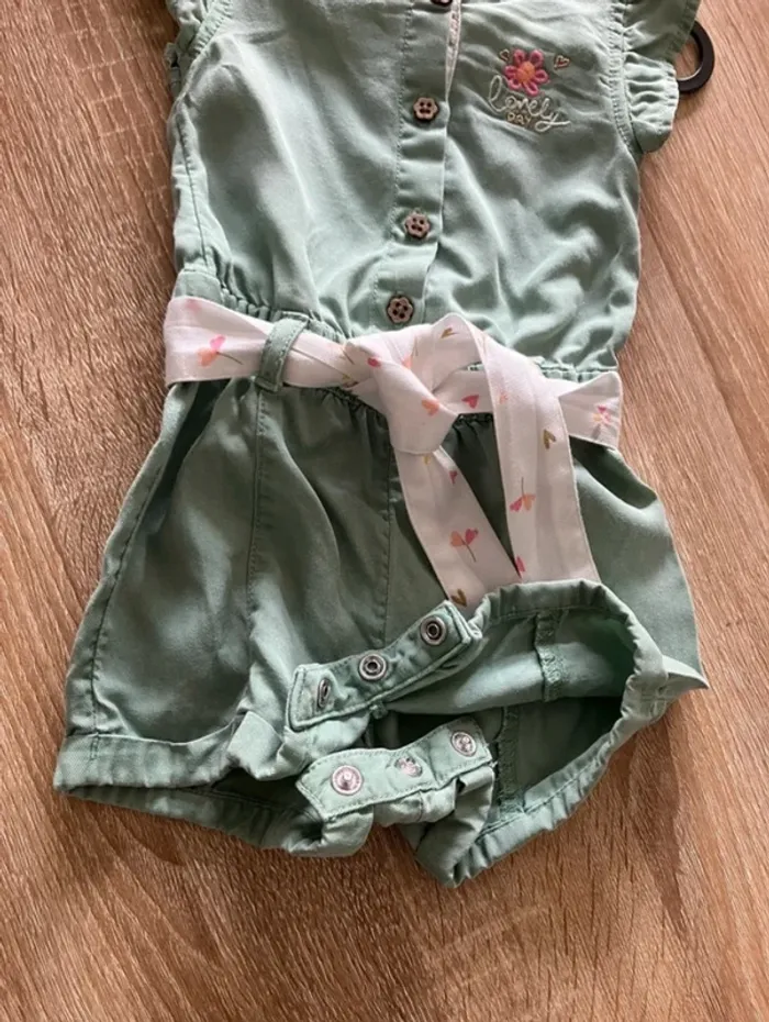 Lot de deux tenues d’été 6 mois +2 shorts fille offerts - photo numéro 4