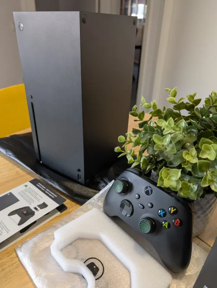 Xbox Series X · Noir - photo numéro 8