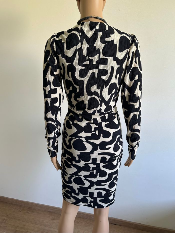 Robe noire et écrue neuve à manches longues Morgan taille 34 - photo numéro 5