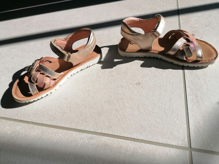 Très jolies 😍 sandales 'Kickers' - photo numéro 5