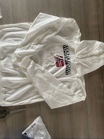 Sweat taille XxL neuf 