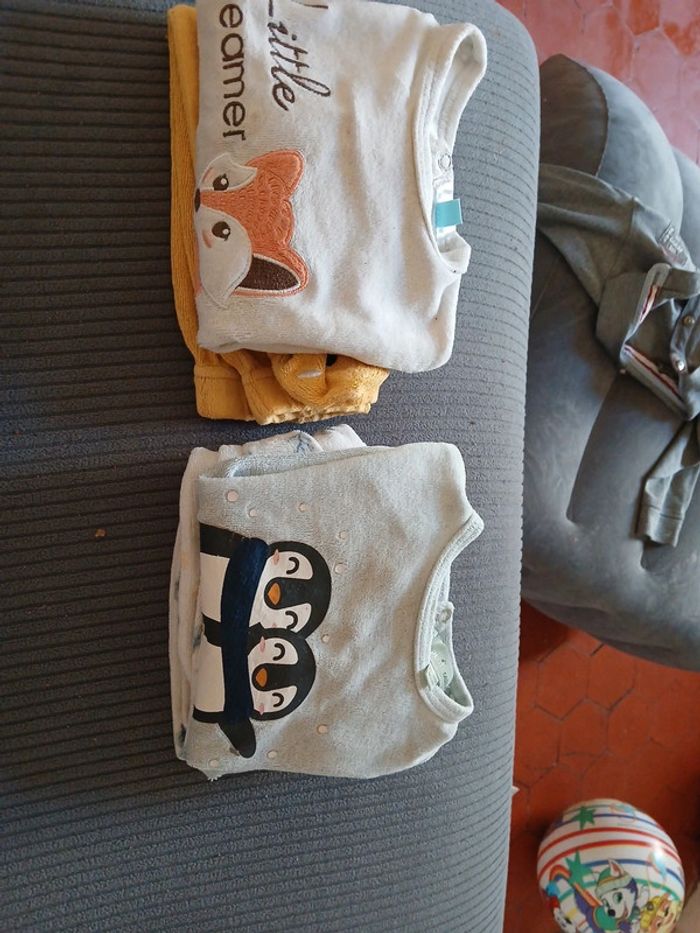 2 pyjamas deux pièces - photo numéro 7