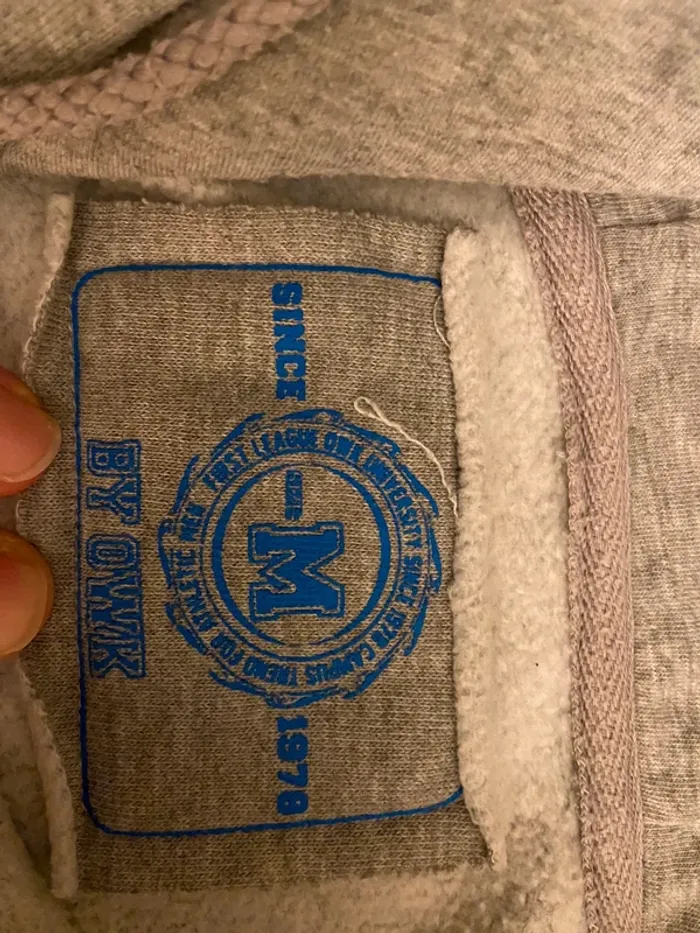 Sweat-shirt à capuche. - photo numéro 4