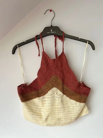 Joli crop top en crochet tricolore neuf avec étiquette Promod