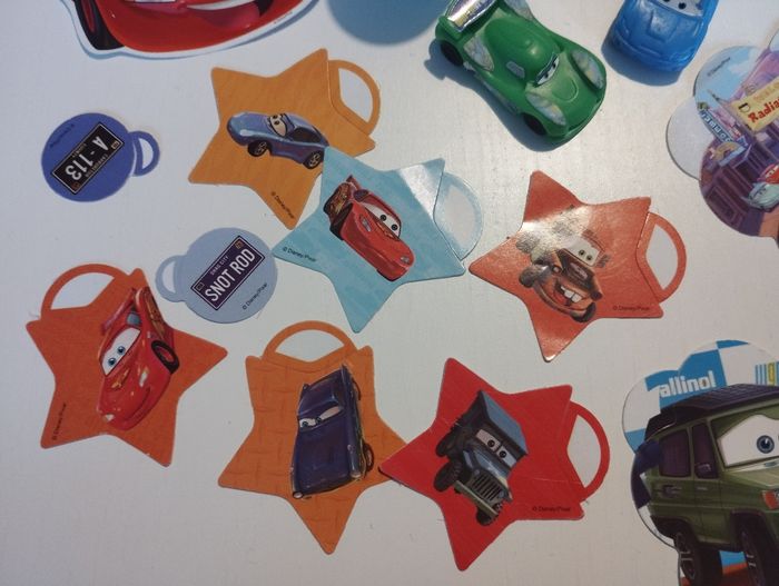 Peti boite cars avec stickers et accessoires - photo numéro 4