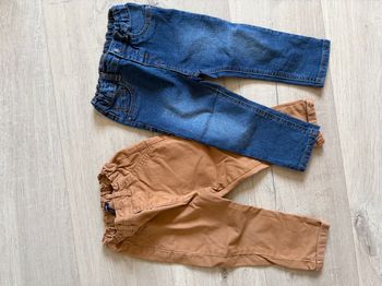 Lot de 2 pantalons taille 24 mois