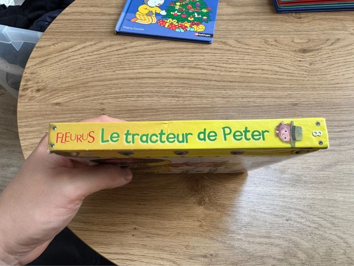 Livre P’tit Garçon Le tracteur de Peter très bon état 9782215088745 - photo numéro 4