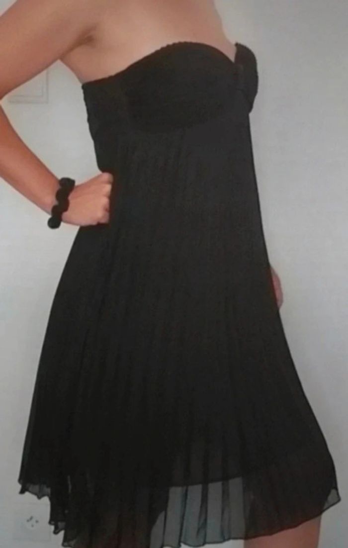 Robe bustier gaufrée soirée taille 38/40 - photo numéro 3
