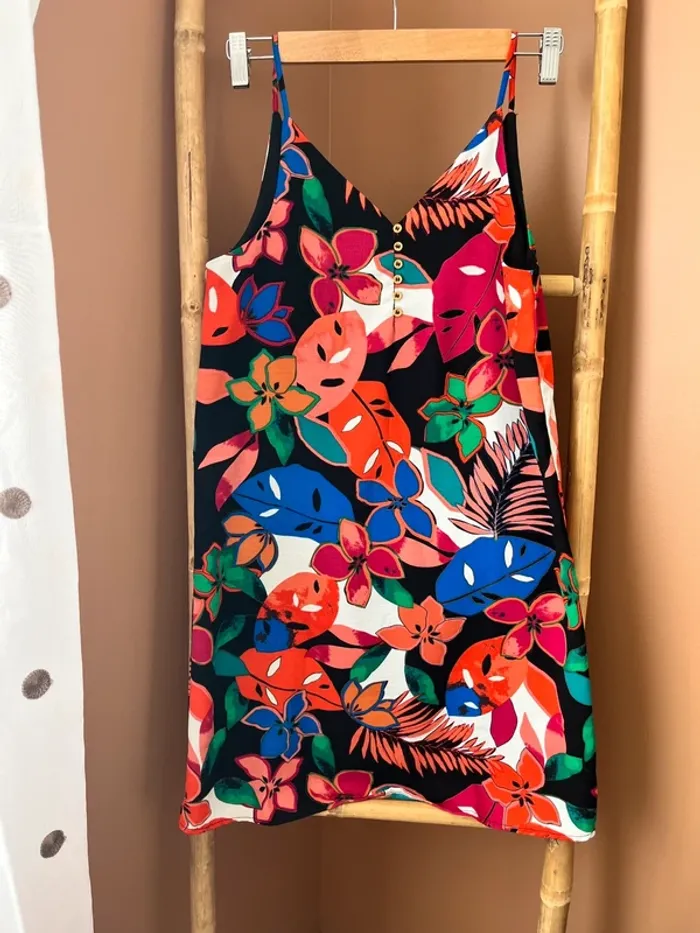 Robe droite noire et multicolore