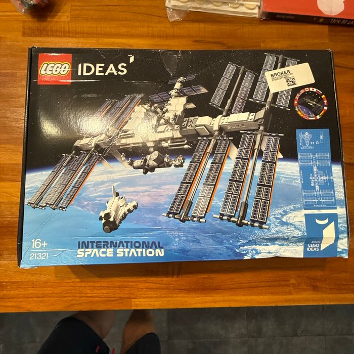 Lego ideas station internationale 21321