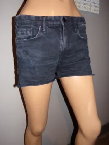 Short jeans
