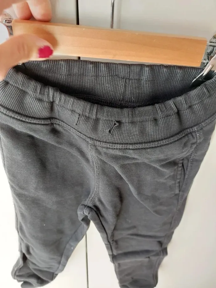 Jogging noir taille 3 ans - photo numéro 3