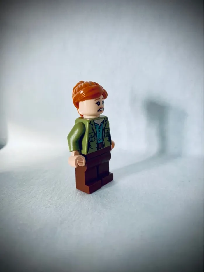 Minifigurine LEGO Jurassic World - Claire Dearing (Réf.Jw021) - Très bon état - photo numéro 5