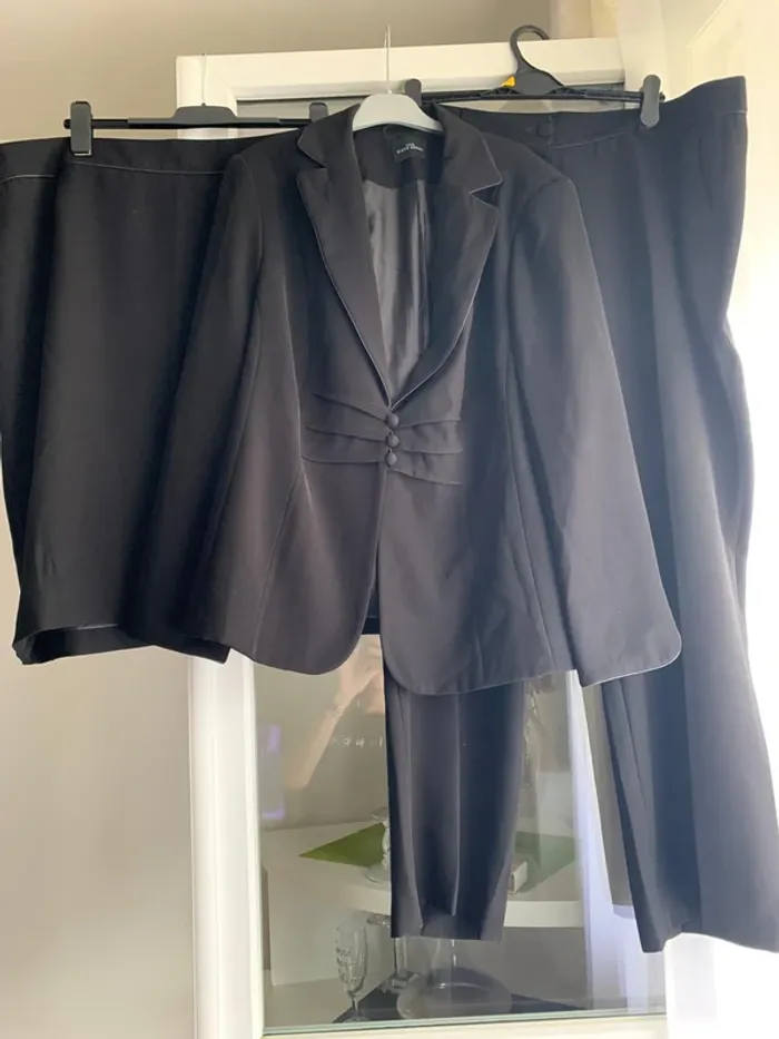 Tailleur pantalon et jupe