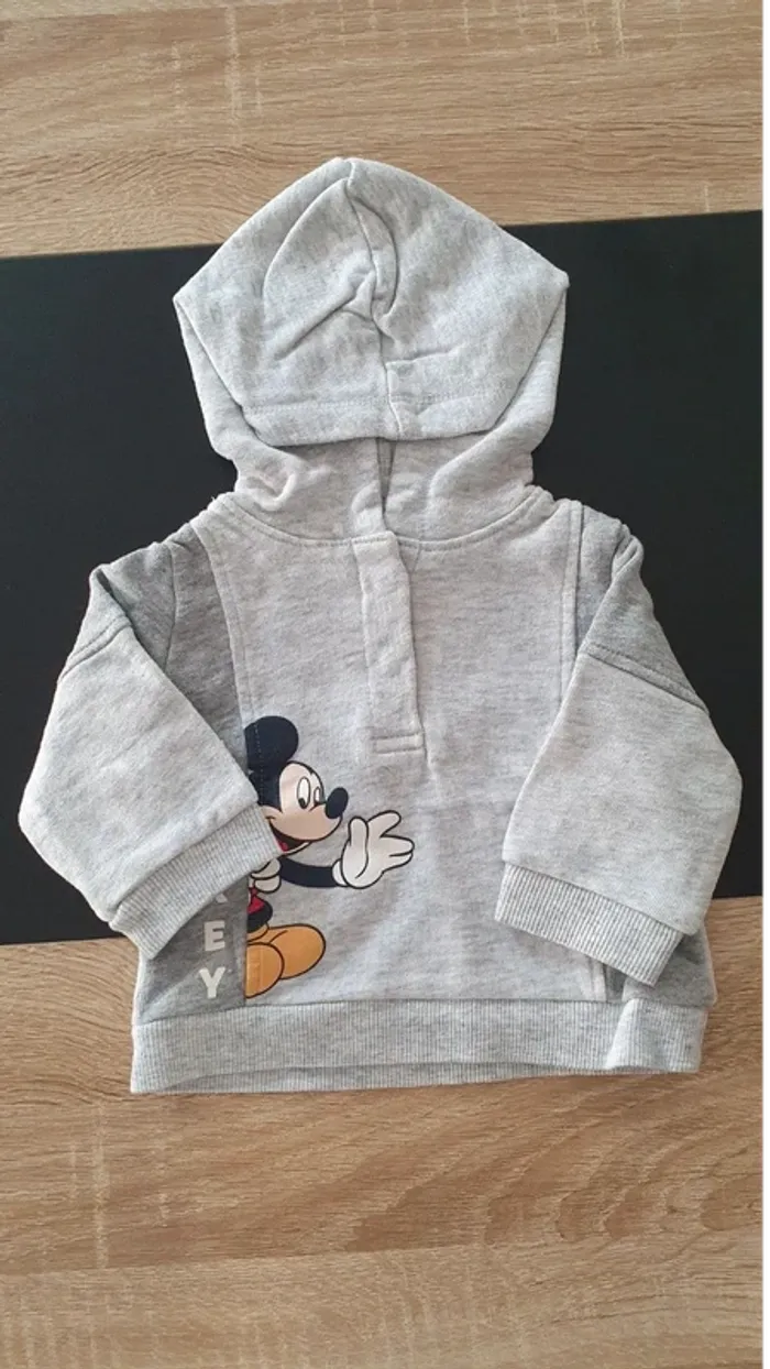 Sweat à capuche 3 mois