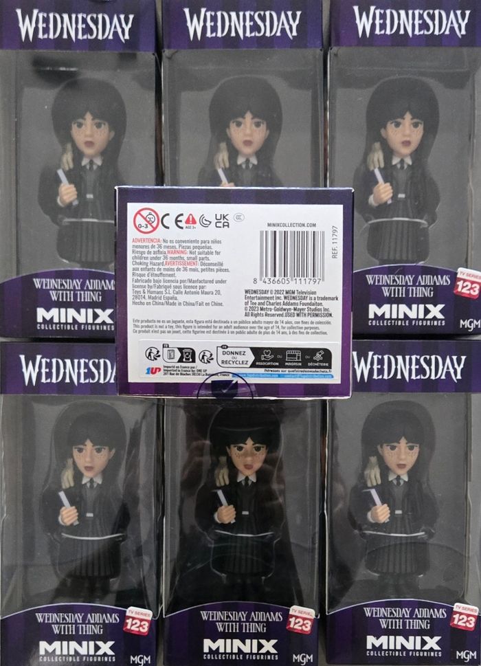 Mini Figurine Minix  Wednesday Addams With Thing (Tv Série 123) neuve sous scellé - photo numéro 6