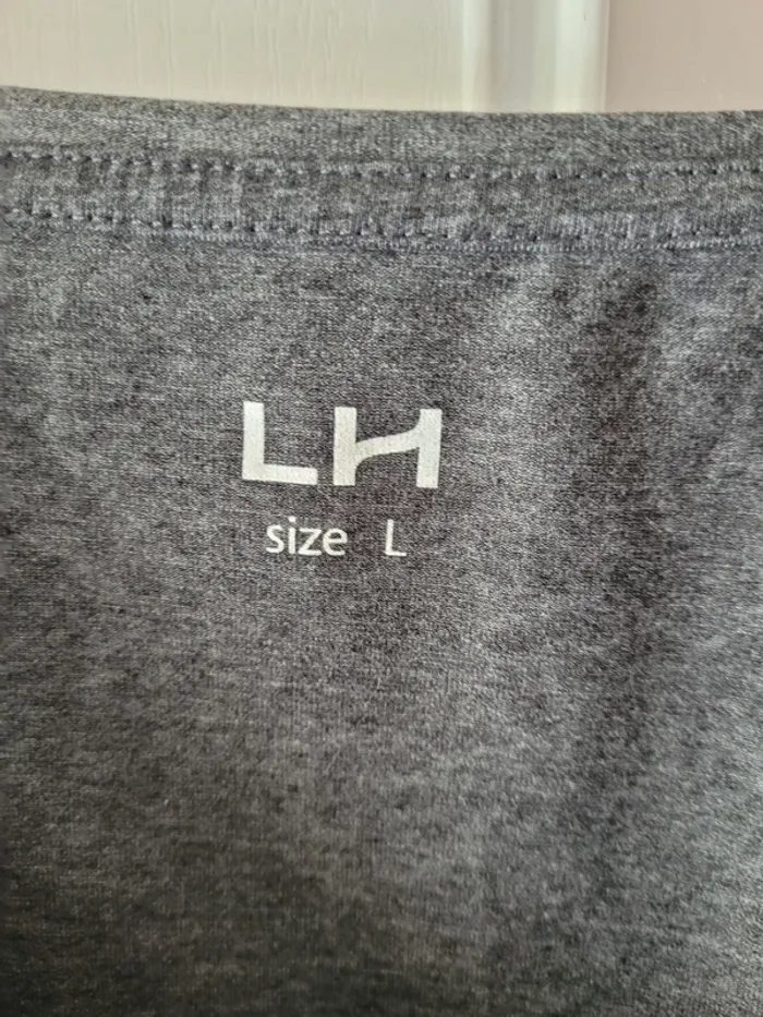 T-shirt gris taille L - photo numéro 3