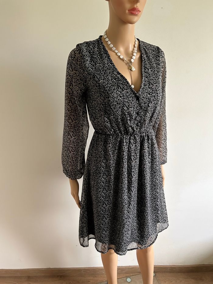 Robe noire et blanche neuve Only taille XS (valeur 33€) - photo numéro 2