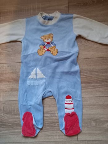 Pyjama 1 pièce bleu taille 12 mois