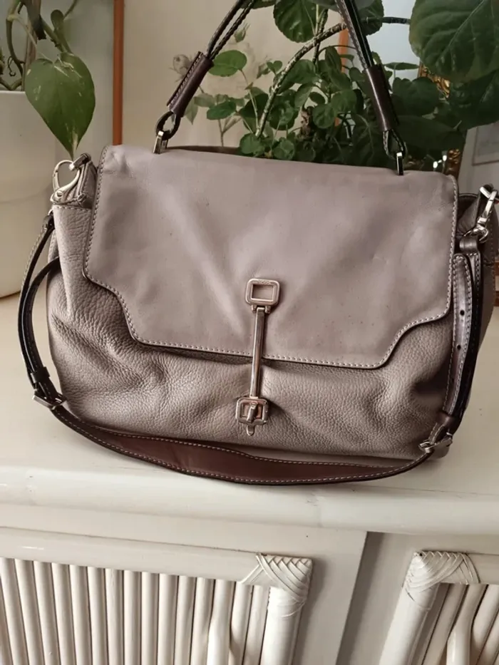 Sac à main Tod's cuir taupe - photo numéro 8