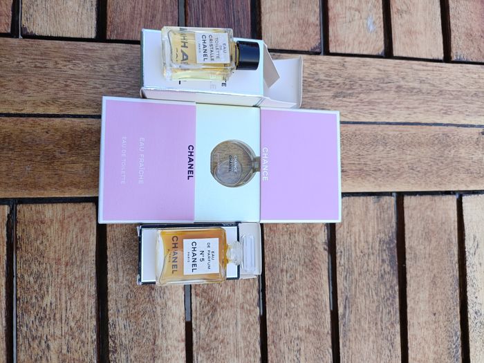 LOT DE 3 MINIATURES CHA NEL UNE DE 1,5ML, UNE DE 4ML ET UNE DE 4,5ML - photo numéro 2