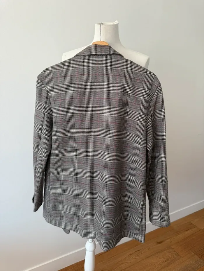 Joli blazer tendance S/36 négociable - photo numéro 3