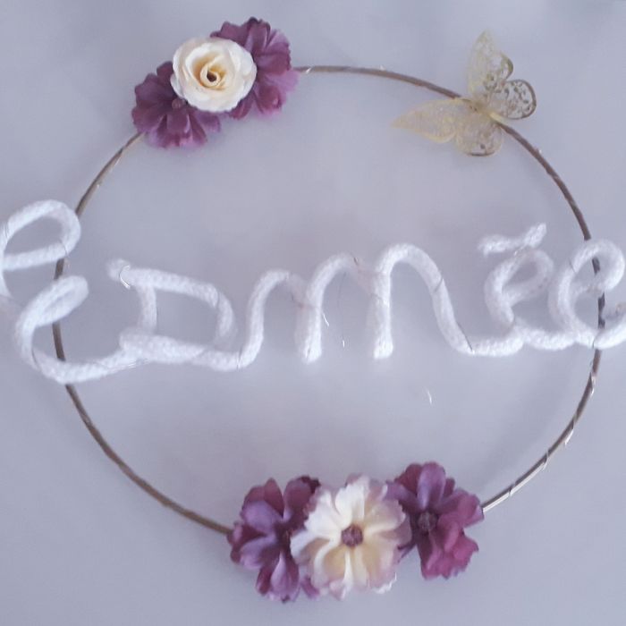 Décoration murale couronne fleur prénom personnalisé tricotin fait main guirlande lumineuse chambre bébé - photo numéro 4