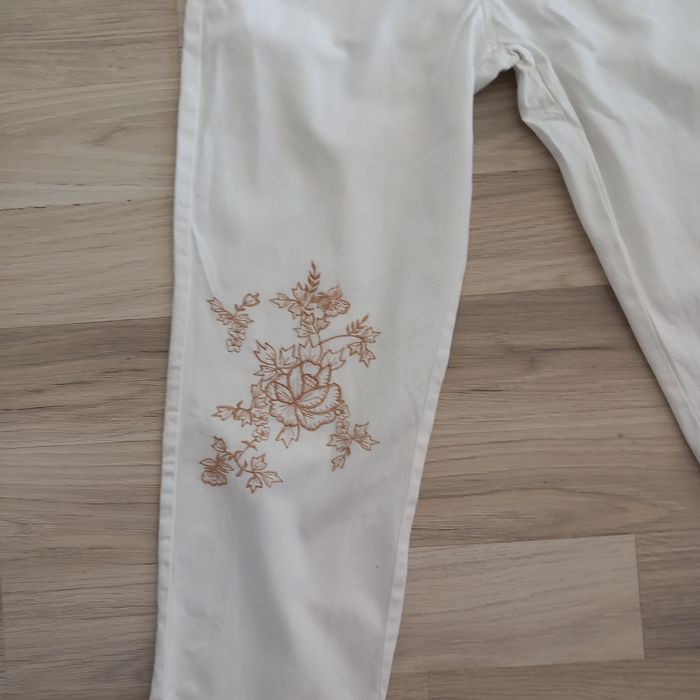 Ensemble 2 pièces veste sans manches + pantalon jean imprimé blanc Jacqueline Riu taille S - photo numéro 8