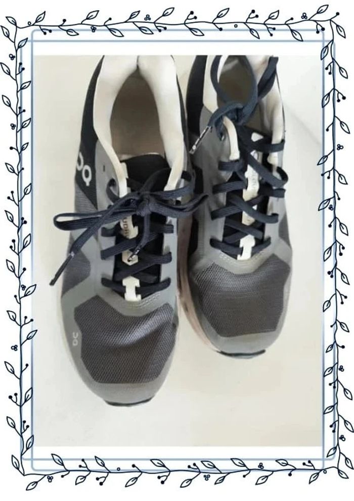 Chaussures de sports Swiss engineering cloudrunner, bon état mais quelques traces, taille 40 - photo numéro 2