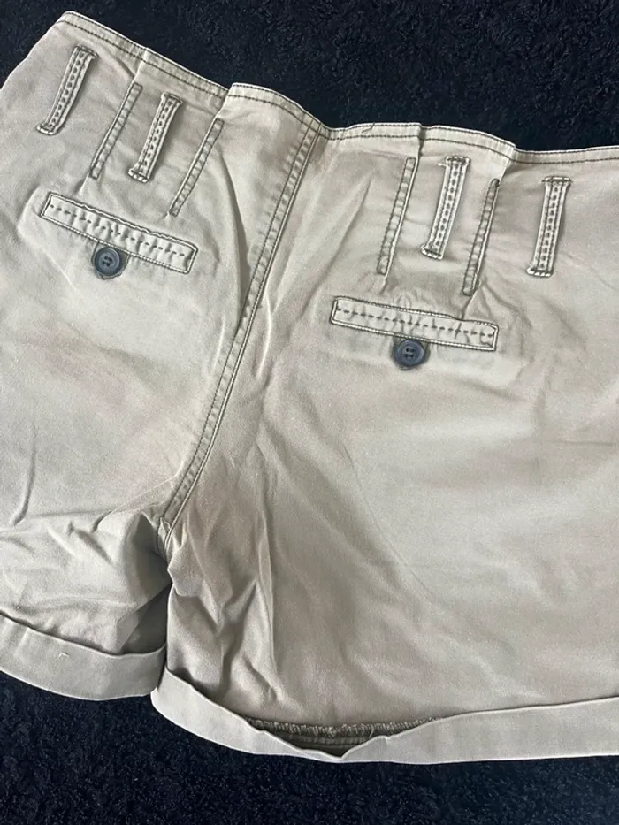 Short kaki - photo numéro 6