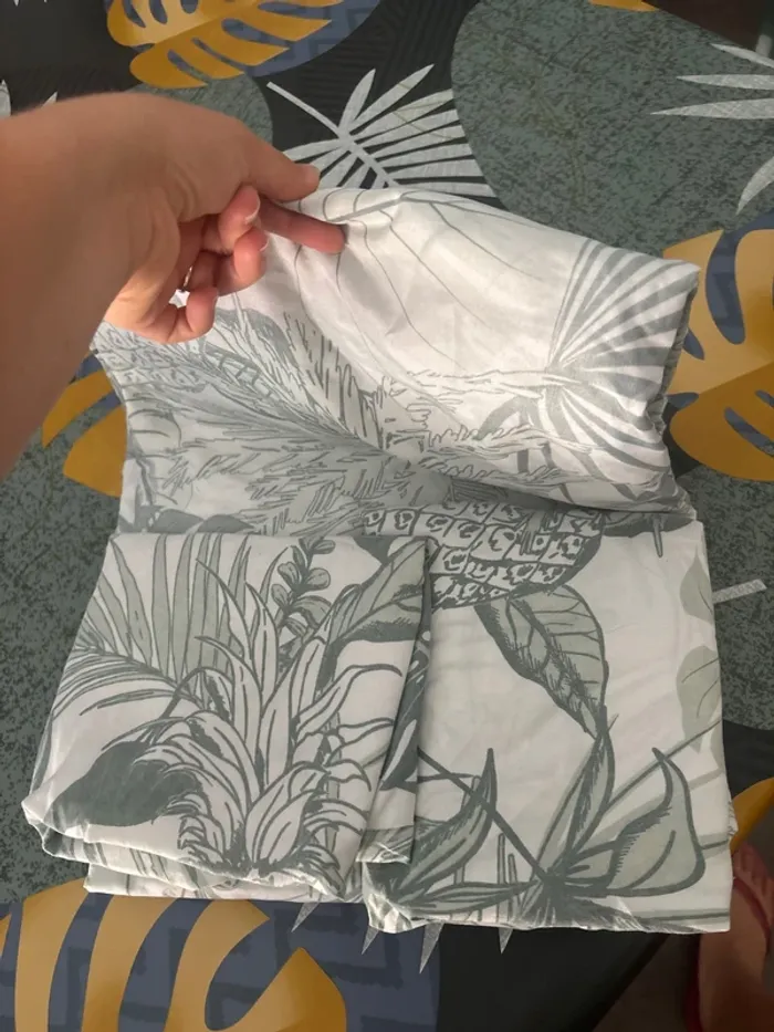Parure de lit tropical en très bon état