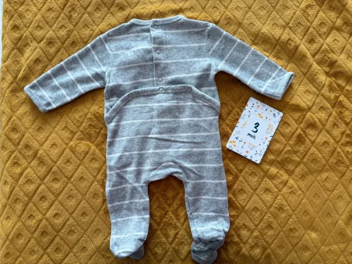 Lot 3 pyjamas velours Kiabi - photo numéro 7